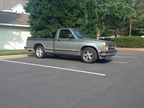 1991 chevrolet s10 tahoe standard cab pickup 2-door v8