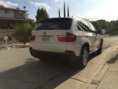 WHITE CLEAN CAR,LOW MILLAGE!, image 3