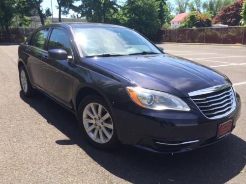 Chrysler 200 touring 4 door sedan, one owner, no reserve, low miles, autocheck!