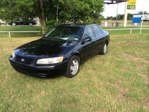 2000 Toyota Camry LE Sedan 4-Door 2.2L, US $5,495.00, image 2