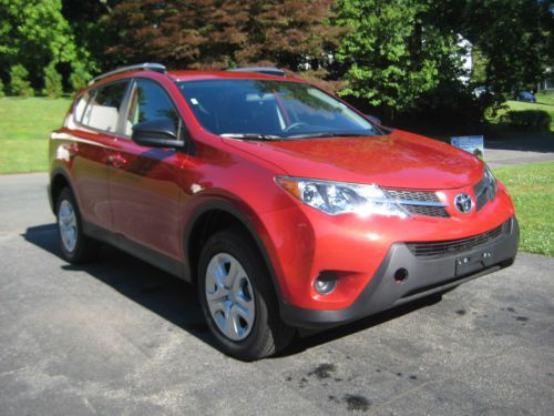 2014 toyota rav4, 1761 miles, backup camera, bluetooth, hail sale, clean title