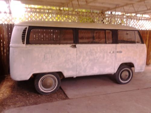 1969 VW  Volkswagen bus van, solid, straight and rust free doors close perfect, image 13