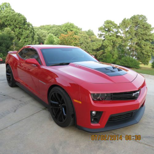 2013 chevrolet camaro - 2 door coupe - victory red color