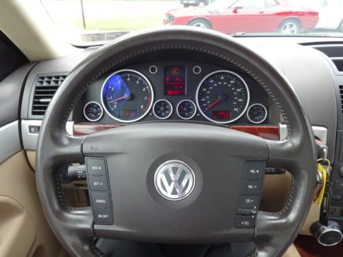 NO RESERVE 2004 VW VOLKSWAGEN TOUAREG 4.2L V8 AWD LOW MILES ONE OWNER NICE!, image 46