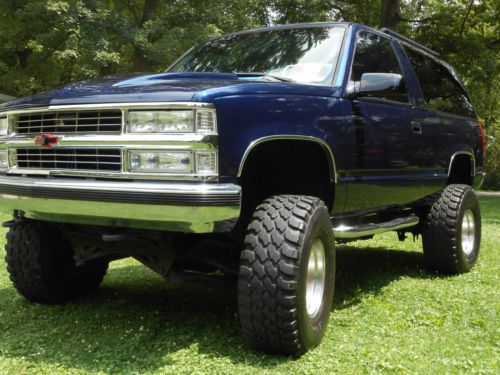 1995 tahoe-2 door-all new metal and paint