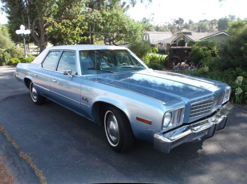 1977 plymouth gran fury salon sedan perfect police/detective clone