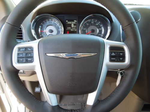 2014 Chrysler Town & Country Touring, US $32,355.00, image 9