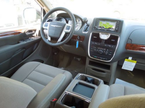 2014 Chrysler Town & Country Touring, US $32,355.00, image 12