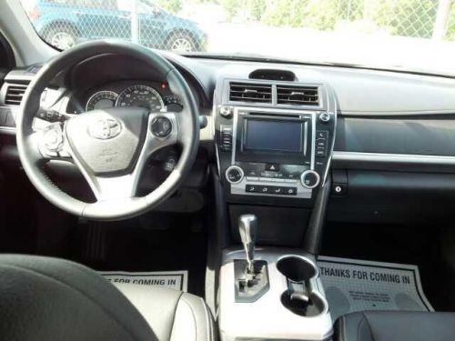 2014 Toyota Camry XLE, image 4