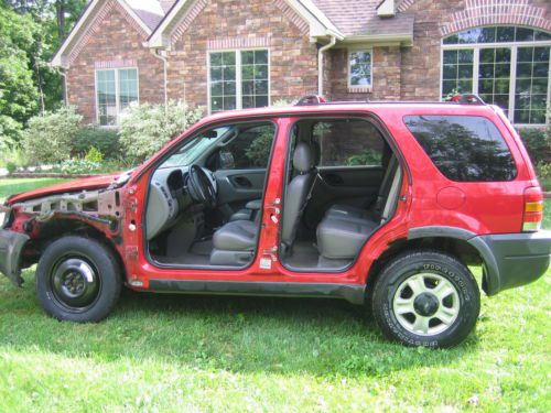2002 Ford Escape with damage, runs really good with clean title, image 7