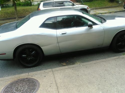Great vehicle price is low fordamage title in hand will deliver if close