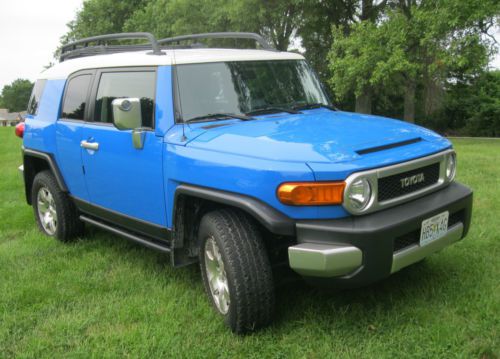 2007 toyota fj cruiser base sport utility 4-door 4.0l 2-tone auto trans