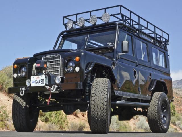 Land rover: defender 109