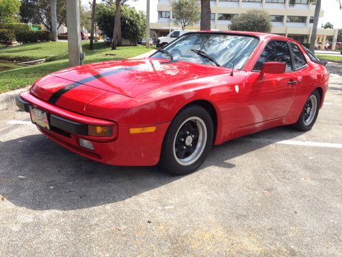 1985 porsche 944 coupe only 27k miles, looks really good, garage kept most times