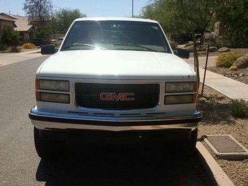 1997 gmc yukon sle sport utility 4-door 5.7liter, 4wd, low miles, tow, roof rack