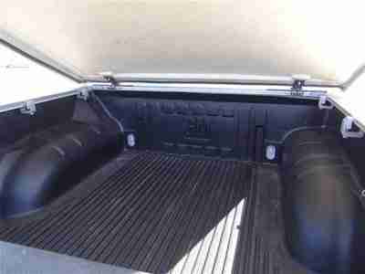 White Black Cloth Interior Alloy Wheels Automatic Transmission Crew Cab Pickup, image 9