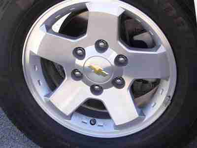 White Black Cloth Interior Alloy Wheels Automatic Transmission Crew Cab Pickup, image 10