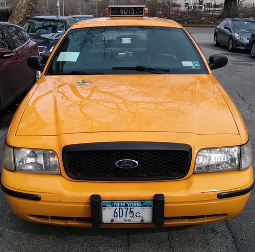 2010 ford crown victoria nyc yellow cab
