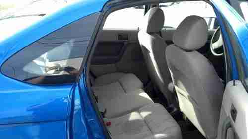 2010 Ford Focus SE ................. Super Clean Great Buy !, image 4