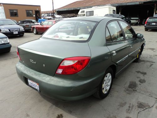 2001 kia rio base sedan 4-door 1.5l, no reserve
