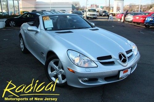 30,297 miles - hardtop convertible - automatic - rear wheel drive