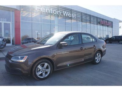 2012 volkswagon jetta turbo-charged deisel no reserve!!!