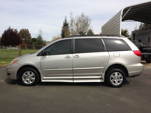 2006 toyota sienna le wheelchair accessible ramp van