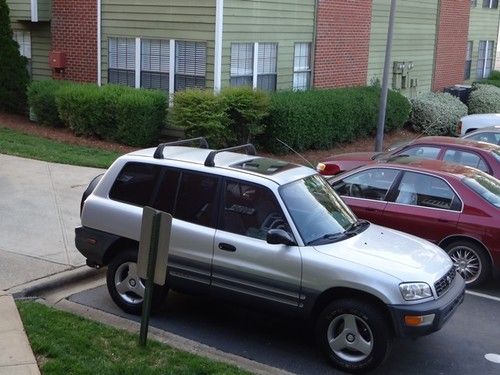 1998 toyota rav4 4-door 2.0l - all wheel drive - runs like new!