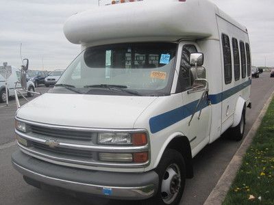 Wheelchair handicapped 12 pass bus with ac lift and very low miles 78000miles