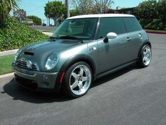 2004 mini cooper s, john cooper works! 3800 miles!john cooper works pkg,mint!