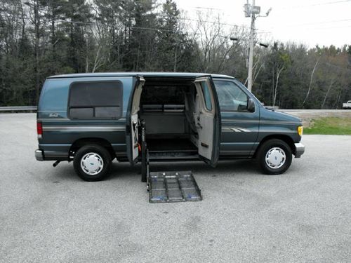 95 ford handicap wheelchair vanbraun lift, power door, power lift