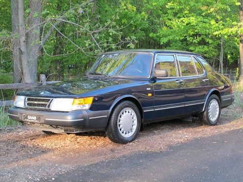 1990 saab 900 ... 70,122 original miles ... one owner