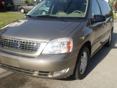 *2004 ford freestar sel,gorgeous.all options.runs perfectly.must see*