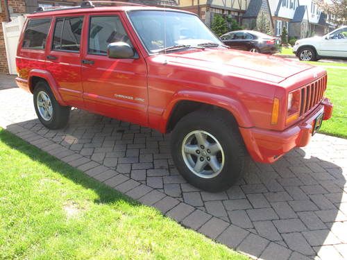 1999 jeep cherokee classic sport utility 4-door 4.0l 49,000 miles.