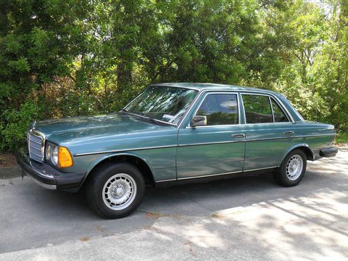 Beautiful 1984 mercedes 300td excellent working condition, will ship