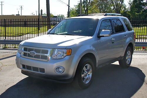 2012 ford escape limited 2.5l..leather/camera/sensors/sunroof/6-cd**no reserve**