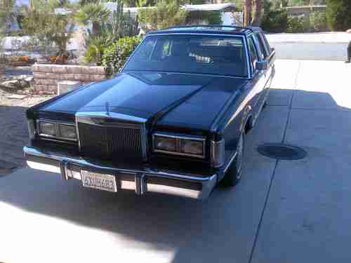 1988 Lincoln Town Car Base Sedan 4-Door 5.0L, image 4