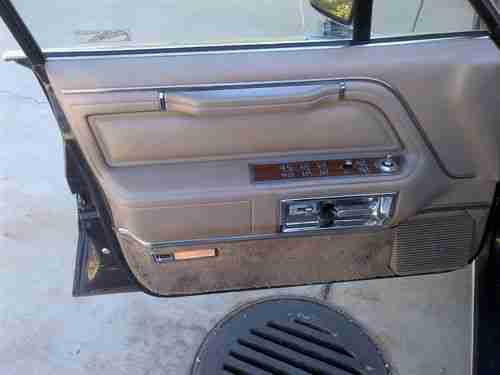 1988 Lincoln Town Car Base Sedan 4-Door 5.0L, image 12