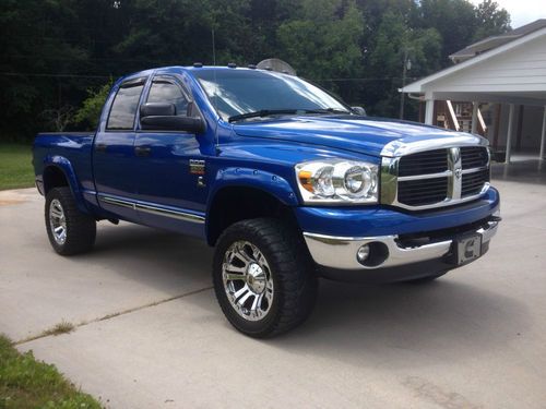 One owner 2007 dodge ram 2500 5.9l cummins 6-spd low miles