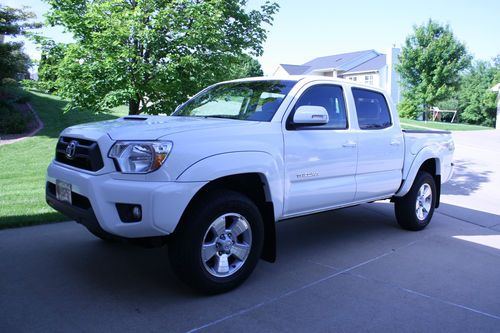 **no reserve**2012 toyota tacoma base crew cab pickup 4-door 4.0l