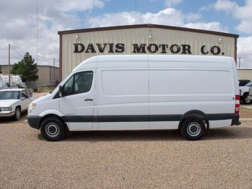 2500 170wb 3.0 crd turbo diesel 1 texas owner clean van