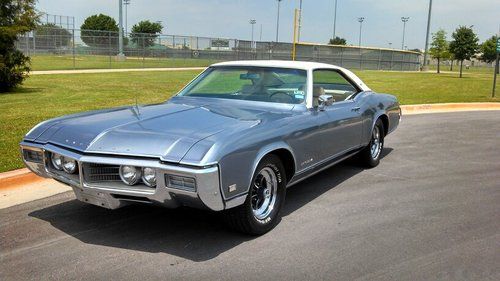Orignal 40,500 miles,mist gray color with pearl white interior