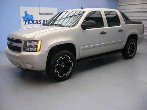 We finance!!!  2007 chevrolet avalanche ls flex-fuel crew cab onstar 20 xd rims!