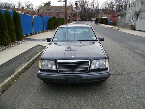 L@@k e320 mercedes benz 4 door sedan nice low mileage in nj