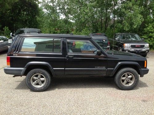 1998 jeep cherokee se sport utility 2-door 4.0l