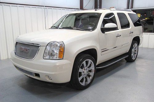 2011 gmc yukon denali loaded nav cam  factory warranty one owner we finance