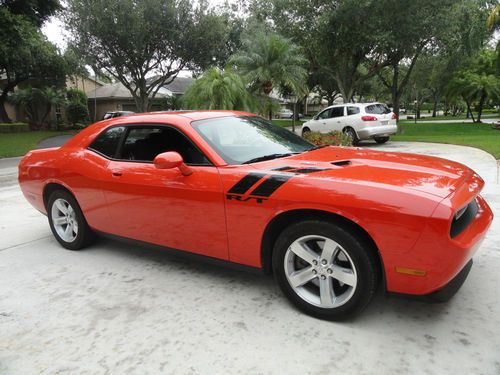 2009 dodge challenger r/t coupe 2-door 5.7l