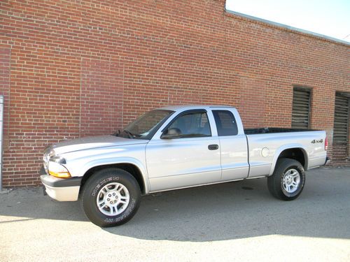 2004 dodge dakota sport plus extended cab pickup 2-door 3.7l