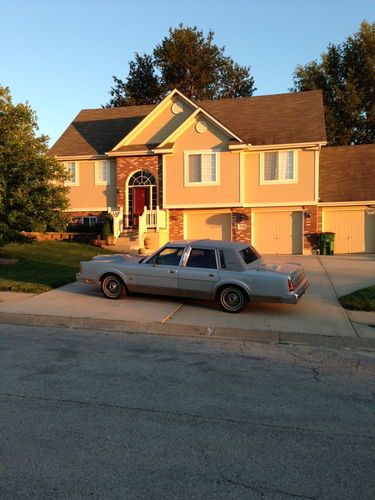 1989 Lincoln Town Car Signature Sedan 4-Door 5.0L, US $1,900.00, image 2