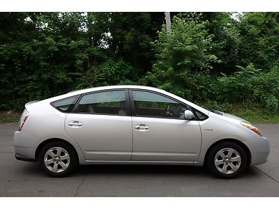 TOYOTA PRIUS HYBRID SMART KEY CRUISE BACK UP CAMERA FREE AUTOCHECK NO RESERVE, image 6